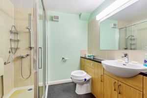 Shower room- click for photo gallery